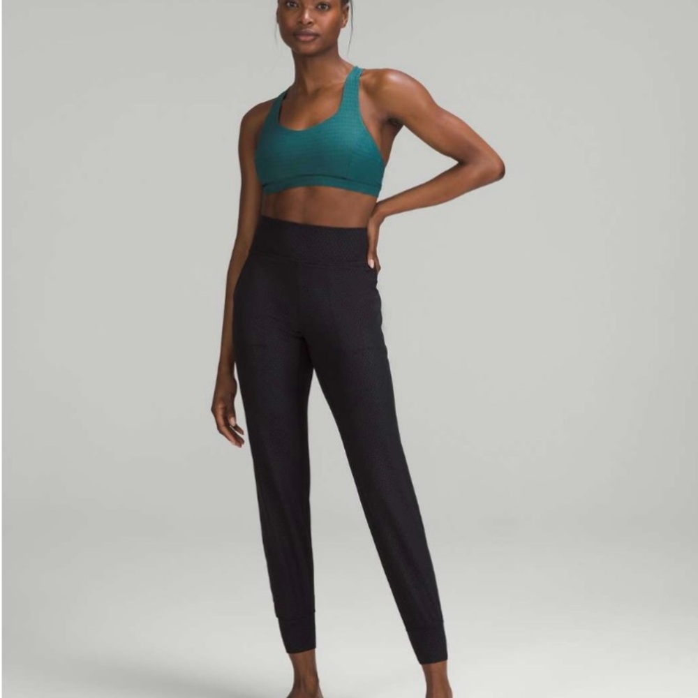 Lululemon Align High-Rise Jogger *Full Length
Gradiate Geo Emboss Black